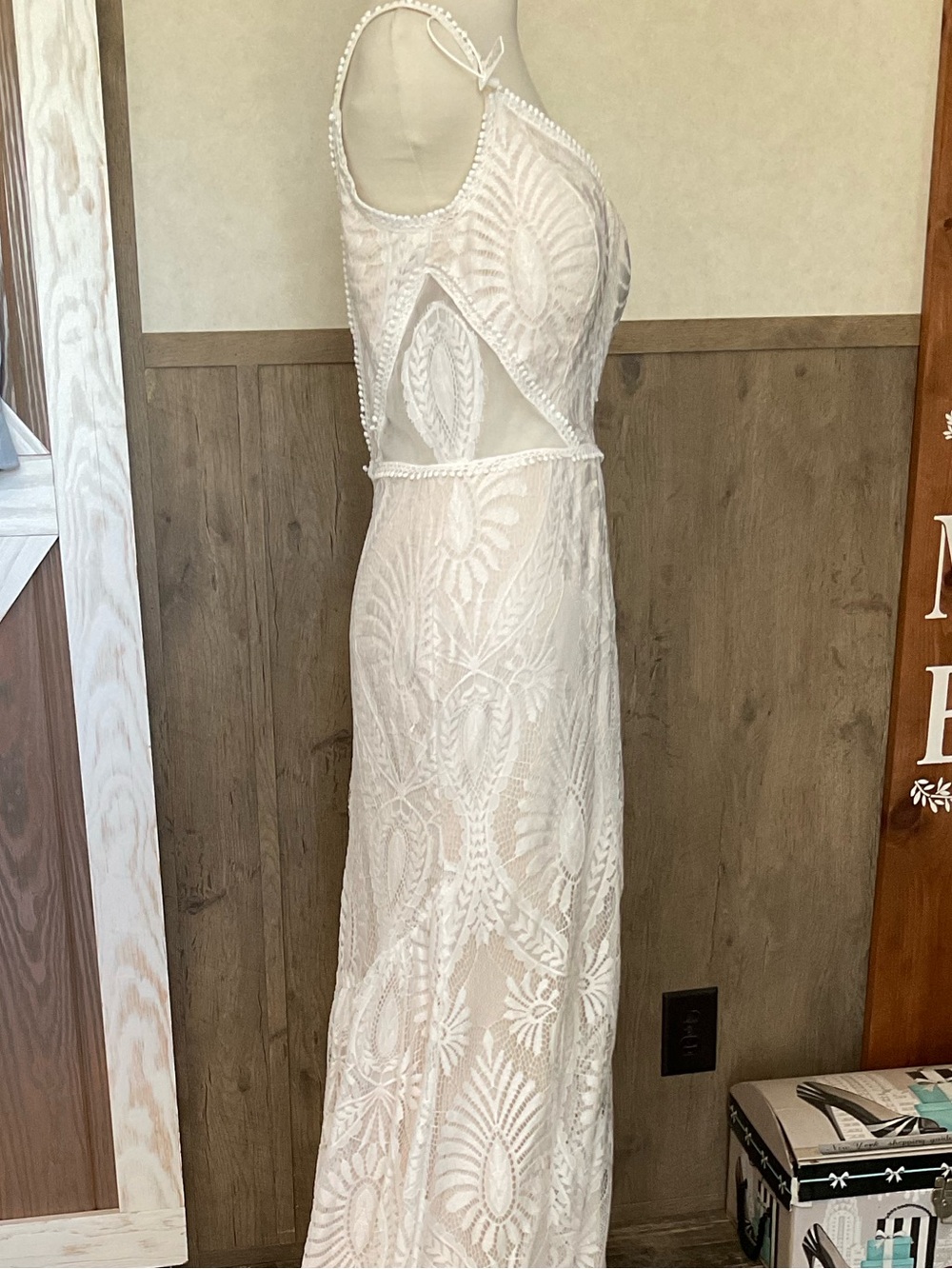Boho Lace Wedding Dress Ivory Beach Bridal Gown Plunge V Backless Train, Size 8 - Picture 4 of 9